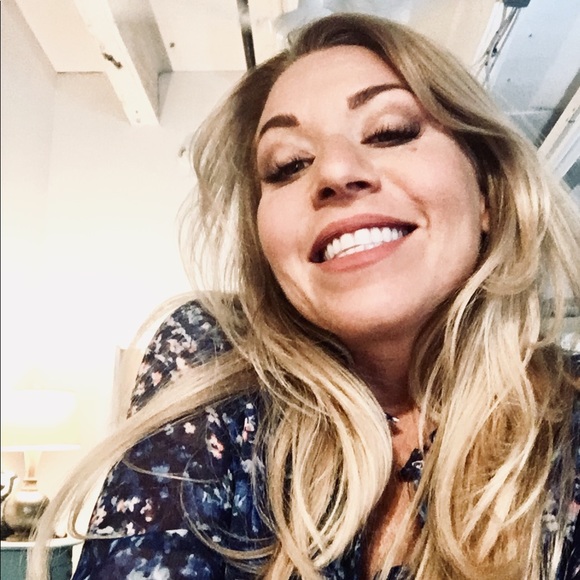 Meet your Posher, Eva - Picture 3 of 5